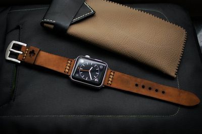 Apple Watchin ruskea ranneke