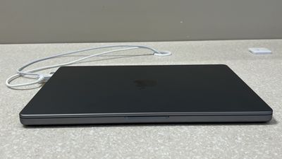 Macbook pro 14 inch đã đóng cửa